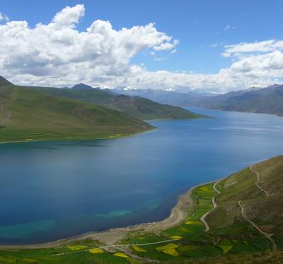 Yamdrok Lake