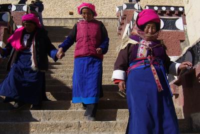 Tibetan people in Yagra town